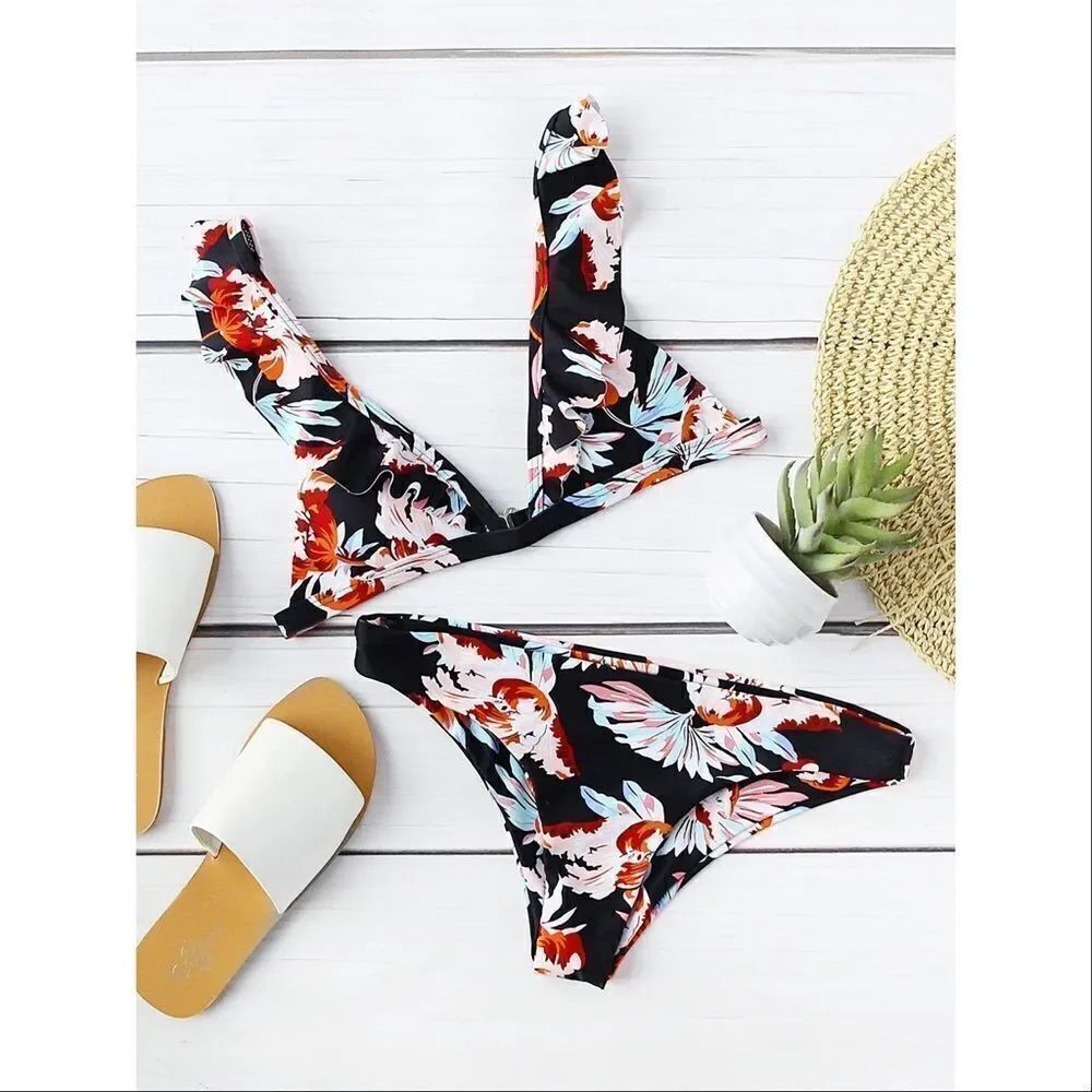 ✨HP✨Flower Print Ruffle Strap Triangle Bikini Set✨ - Picture 2 of 7